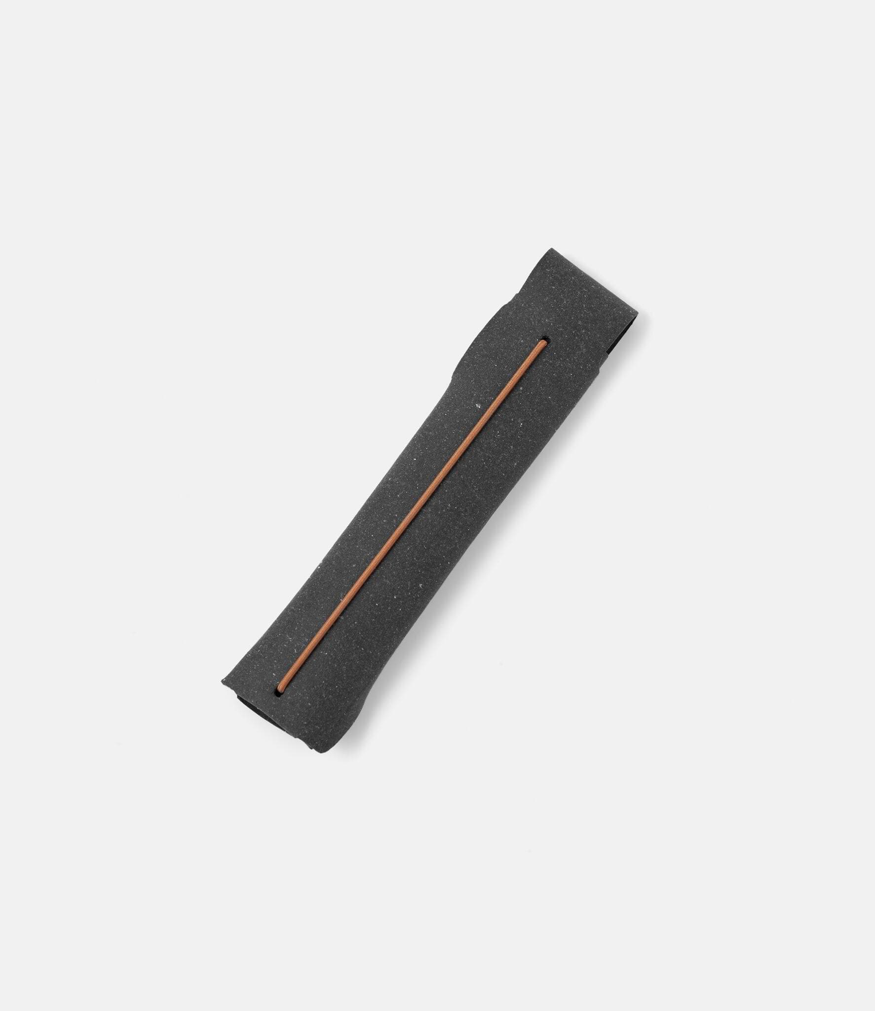 Antou Nota Daily Pencil Case Black — мини-пенал для блокнота