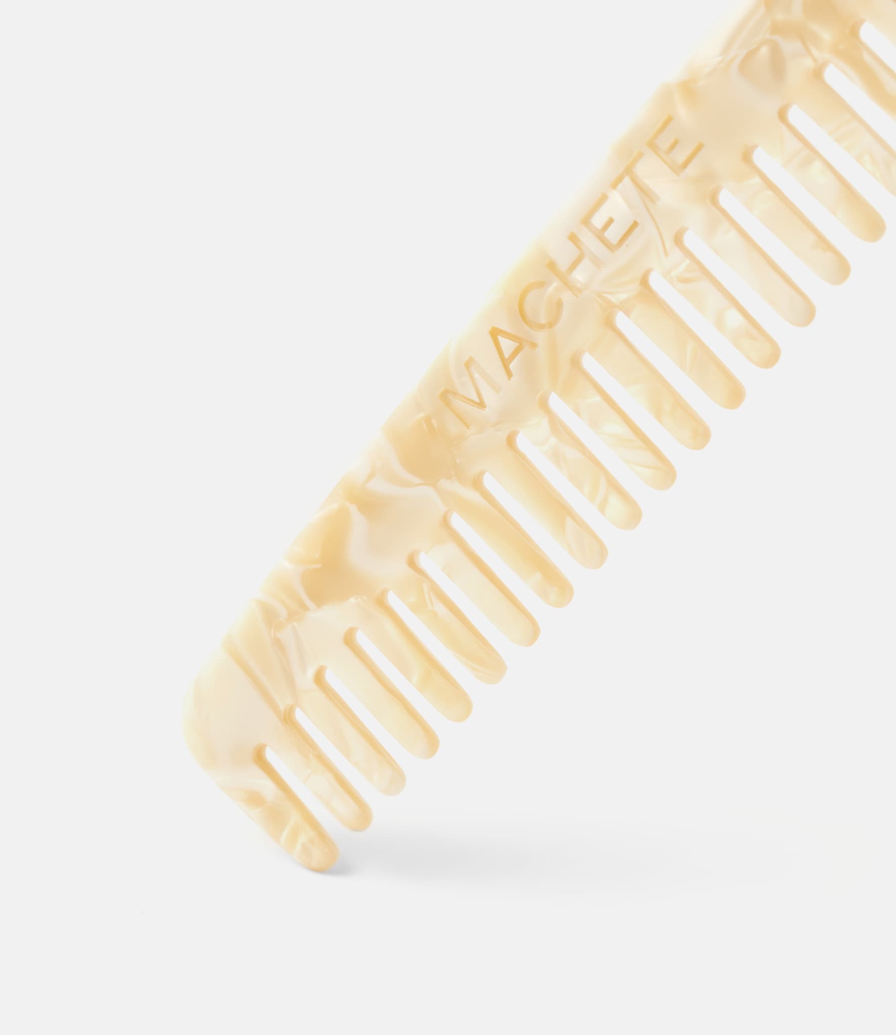 Machete No.3 Comb in Ivory — расчёска из ацетата