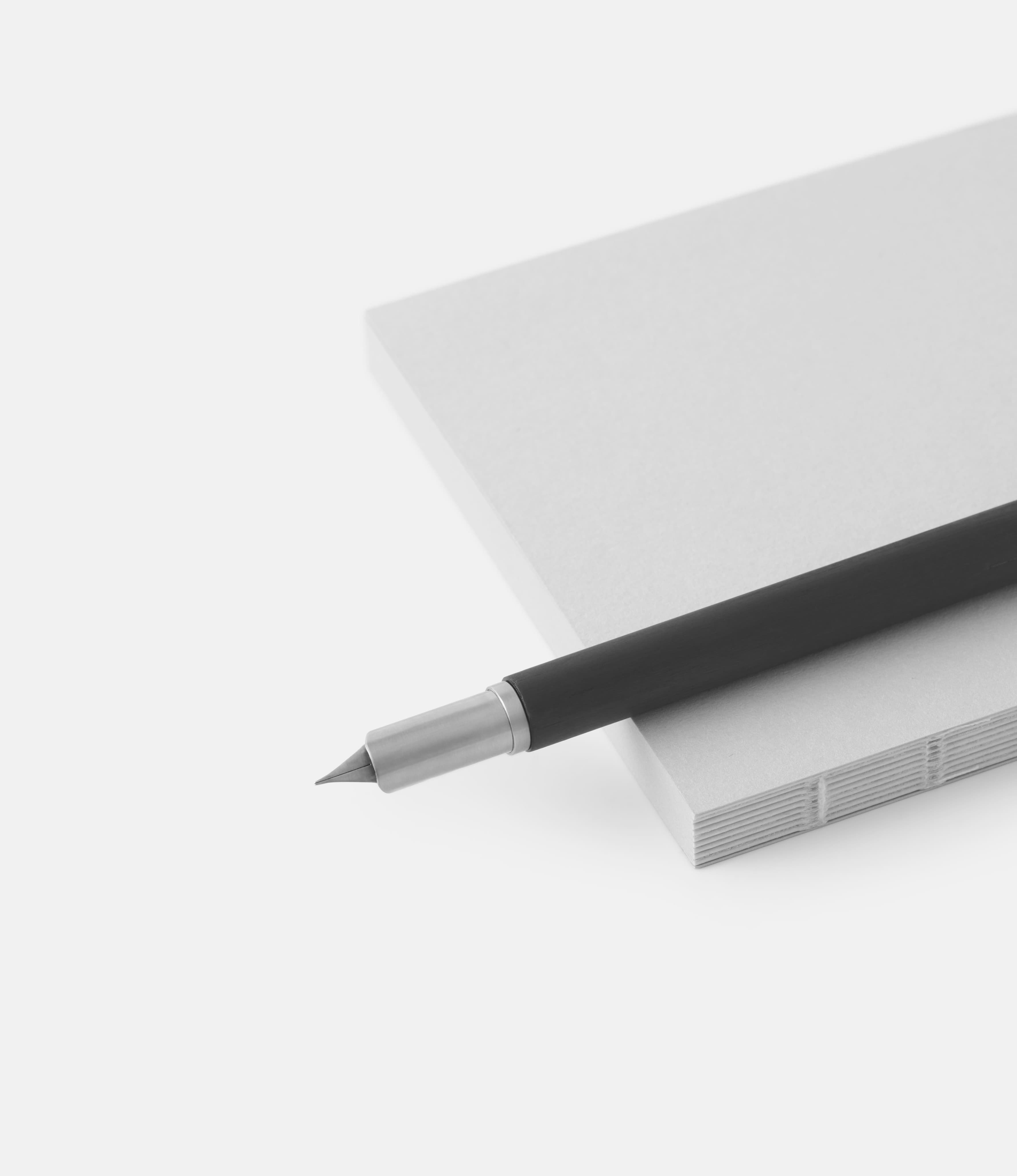 Lucio Rossi Design 6000 FP Carbon U — перьевая ручка из карбона