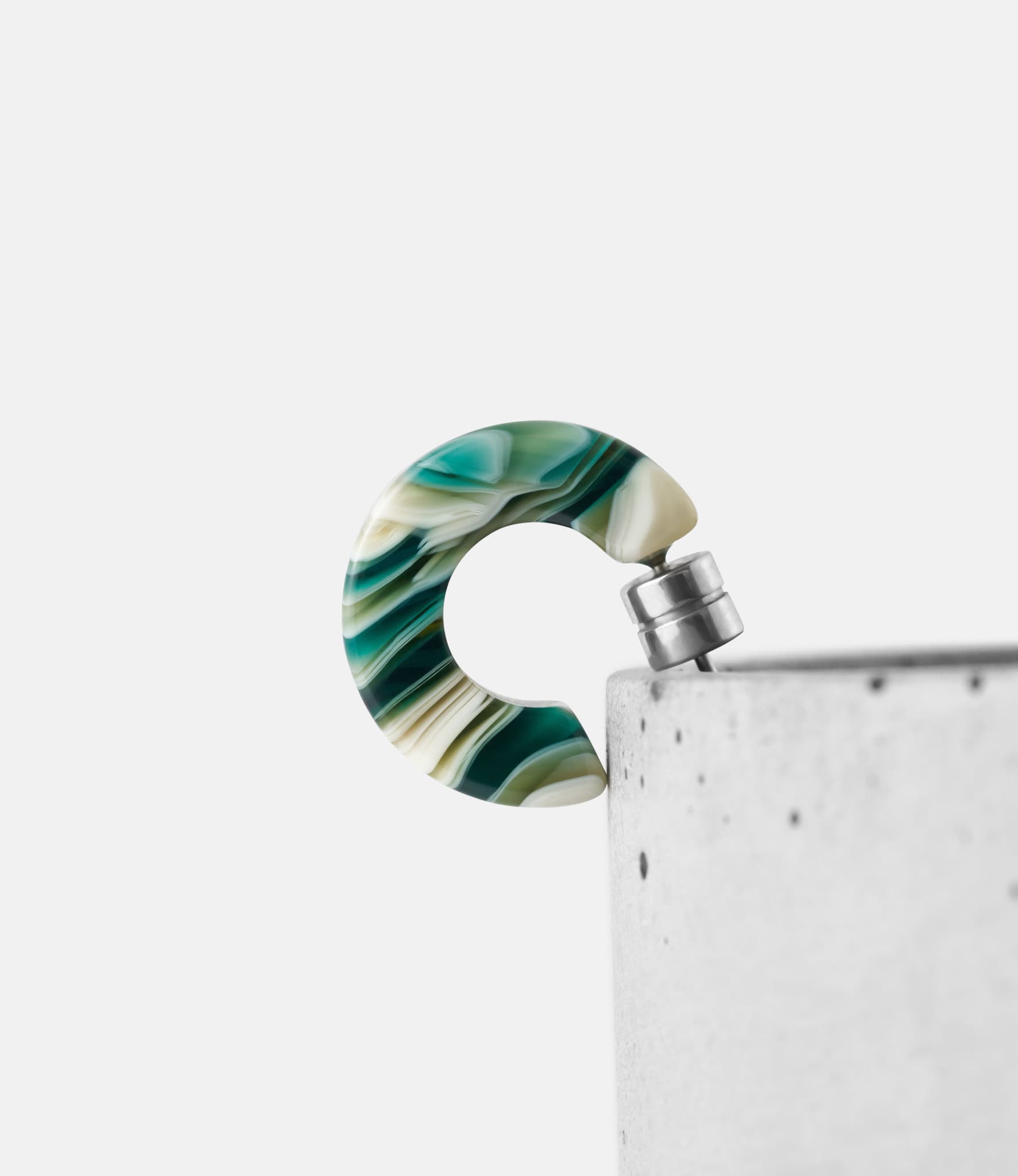 Machete Muse Hoops in Stromanthe — серьги из ацетата